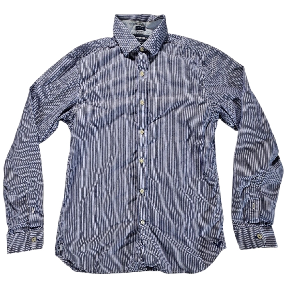 American Eagle Outfitters Blue Button Down Shirt with Slim Fit Size Small